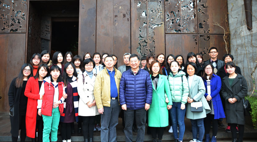 華新工會(huì)組織全公司女員工慶?！叭ぐ藡D女節(jié)”活動(dòng)