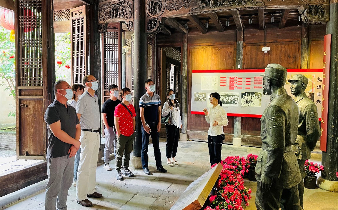 “守初心、慶百年”重走長(zhǎng)征路主題活動(dòng)